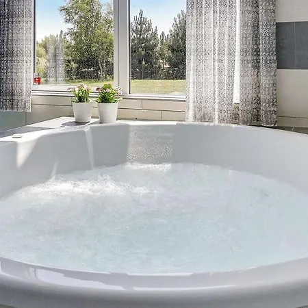 Sleeps 20 Pool Wifi 度假居 *