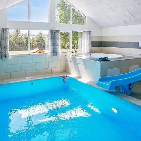 Sleeps 20 Pool Wifi 度假居 *